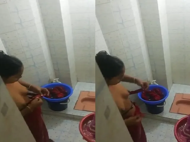 boobs-show-in-bathroom-by-hot-bhabhi-before-bathing