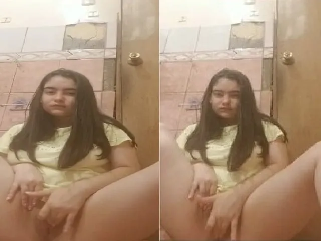 chubby-girl-big-thighs-spreading-desi-fingering