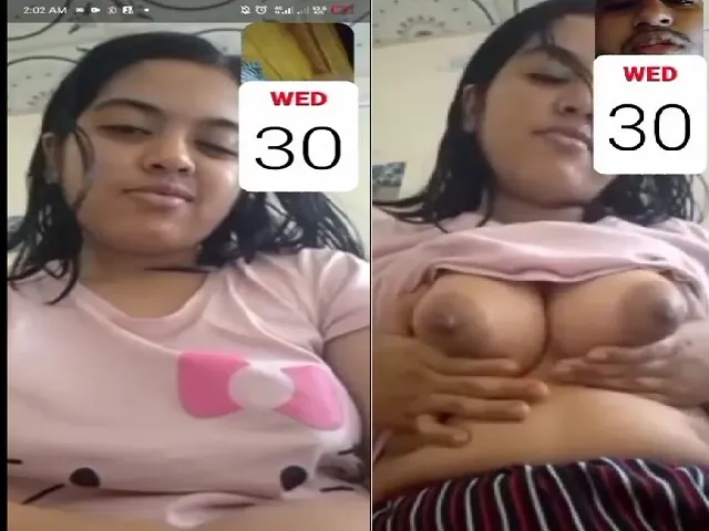 desi-mms-new-video-call-chat-of-topless-viral-girl