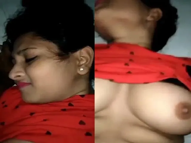 fuck-with-moans-of-indian-viral-gf-with-boob-press