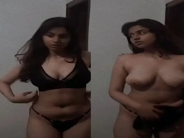 indian-girl-in-thong-standing-topless-indian-fsi-blog