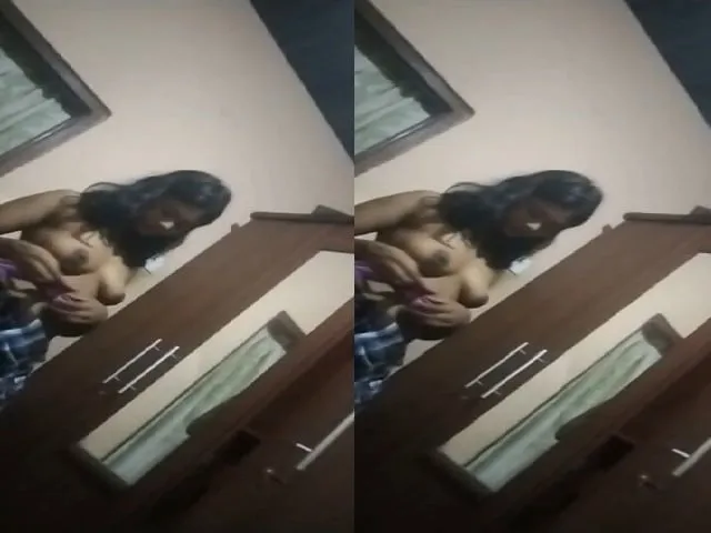 indian-village-sister-boob-show