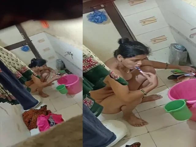 naked-bhabhi-in-bathroom-brushing-before-nude-bath
