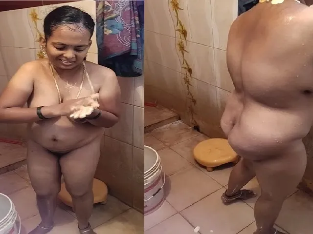 petite-bhabhi-bathing-naked-before-devar-sex-mms