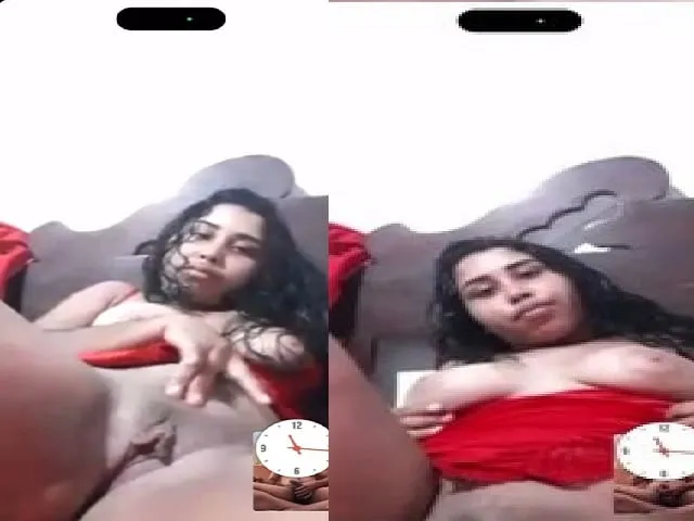 shaved-pussy-rubbing-horny-girl